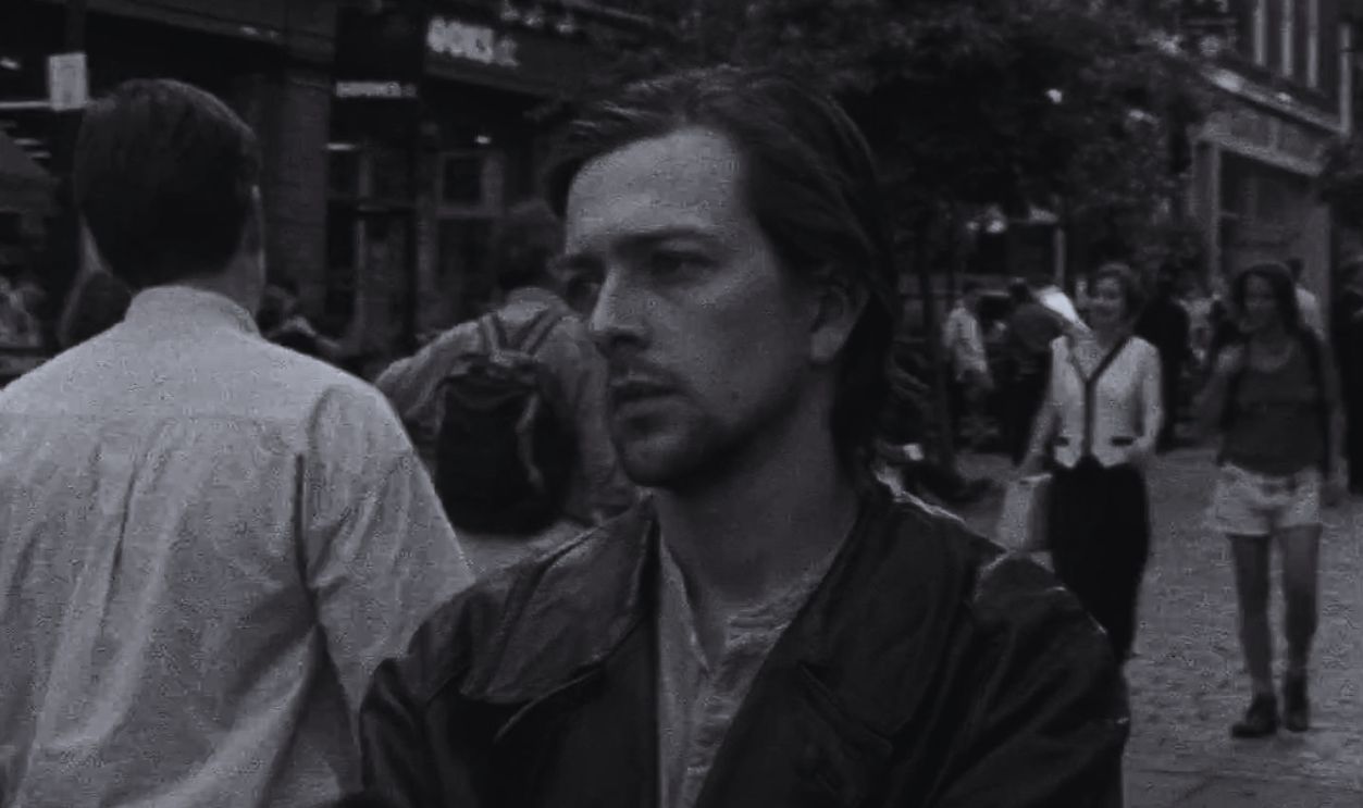  Screenshot from Following (1998)