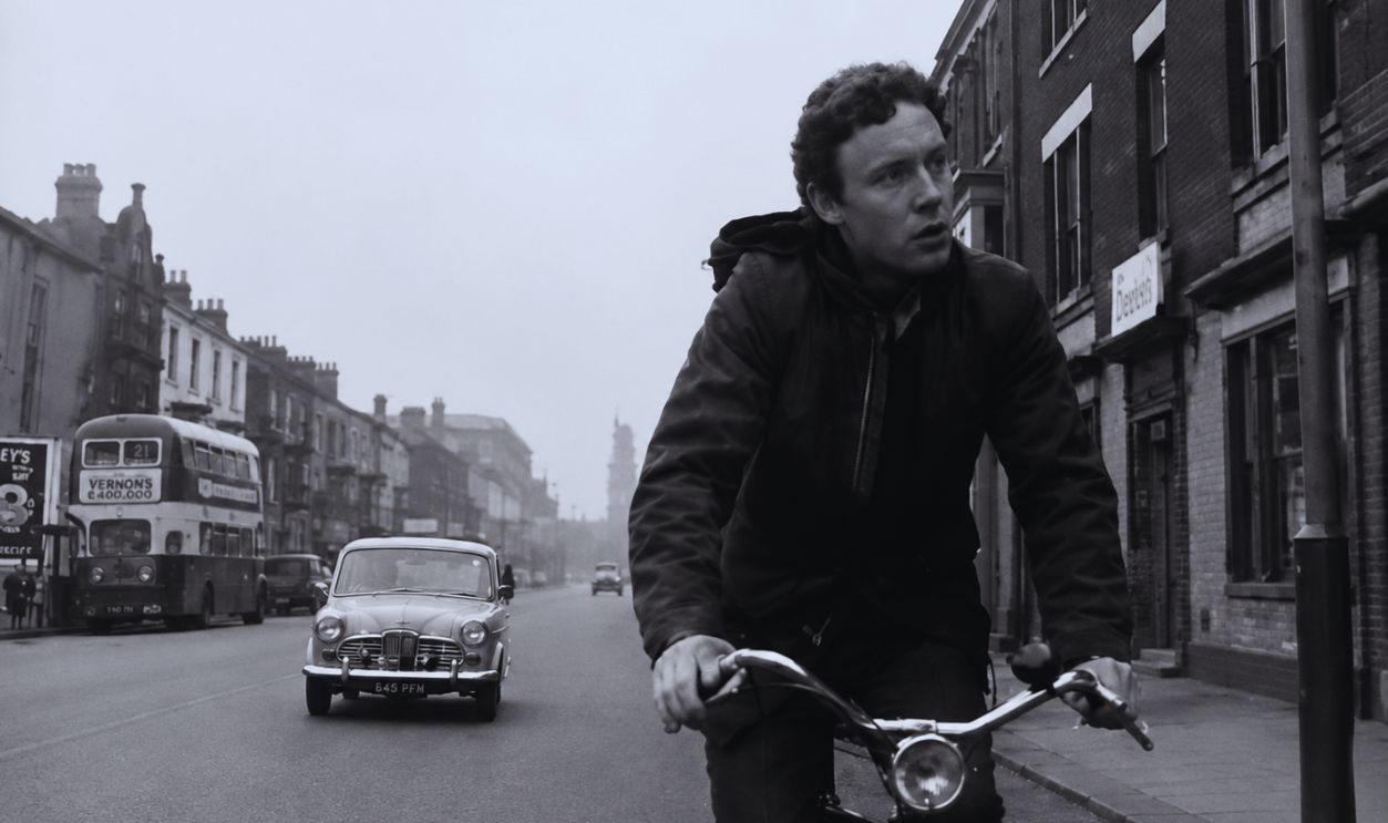 Screenshot from Boy and Bicycle (1965) 