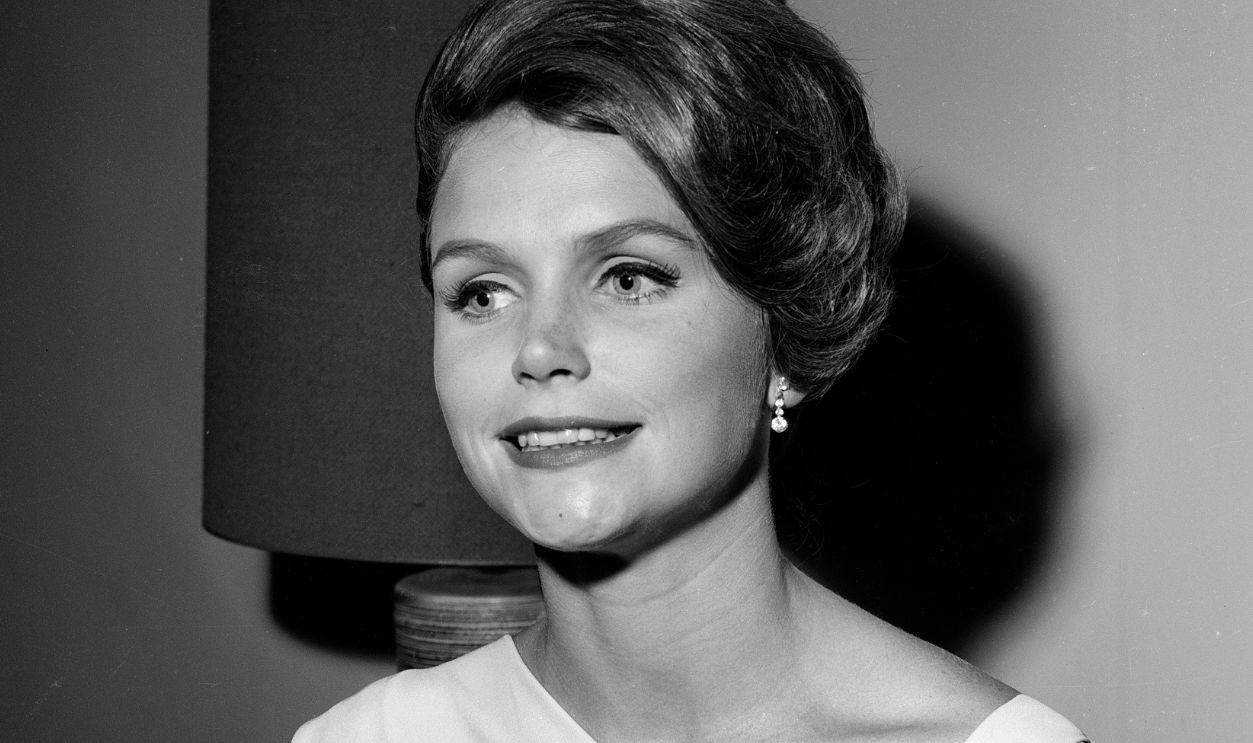  Lee Remick LOS ANGELES,CA - CIRCA 1961: Actress Lee Remick attends an event in Los Angeles,CA.