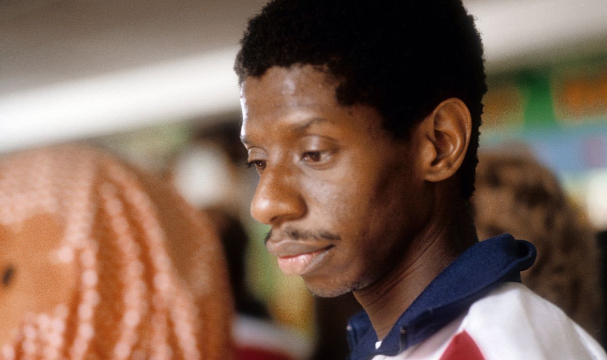 Jimmie Walker On The Battle of the Network Stars LOS ANGELES - NOVEMBER 18: Comedian and actor Jimmy Walker competes in the 'Battle of the Network Stars' on November 18, 1978 in Los Angeles, California.