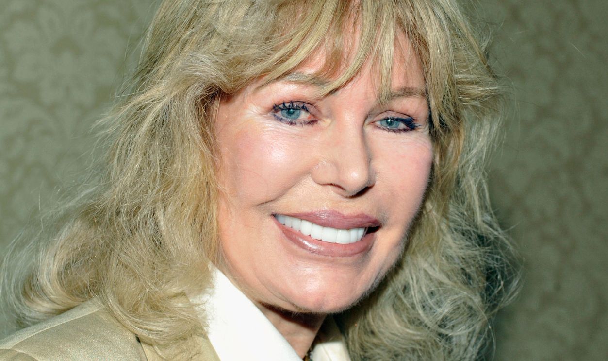 Pacific Pioneer Broadcasters Luncheon BURBANK, CA - JANUARY 30: Loretta Swit attends the Pacific Pioneer Broadcasters Luncheon honoring Robert Wagner on January 30, 2009 at the Castaway Banquet Center in Burbank California.