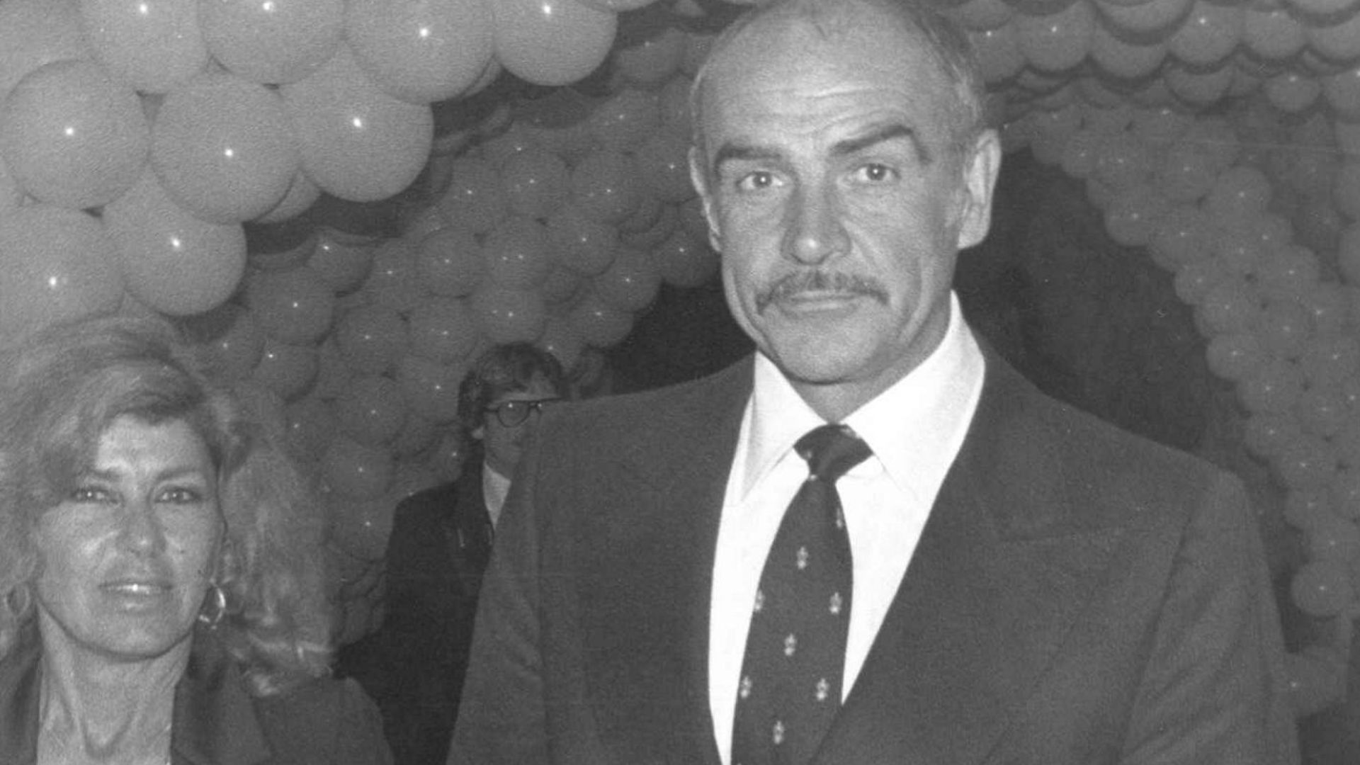 Sean Connery at the premiere of Seems Like Old Times.