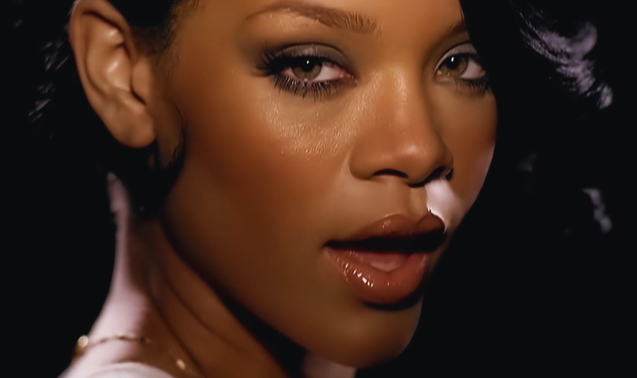  Screenshot from Rihanna - Umbrella ft. JAY-Z (2007)