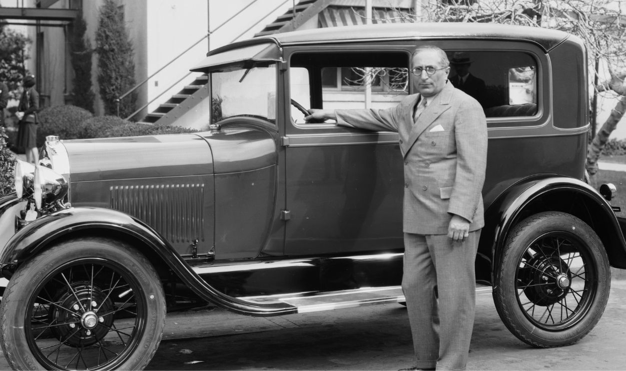 Russian born Hollywood producer Louis B Mayer (1885 - 1957), born Ezemiel Mayer, head of production at MGM and one of the founders of AMPAS