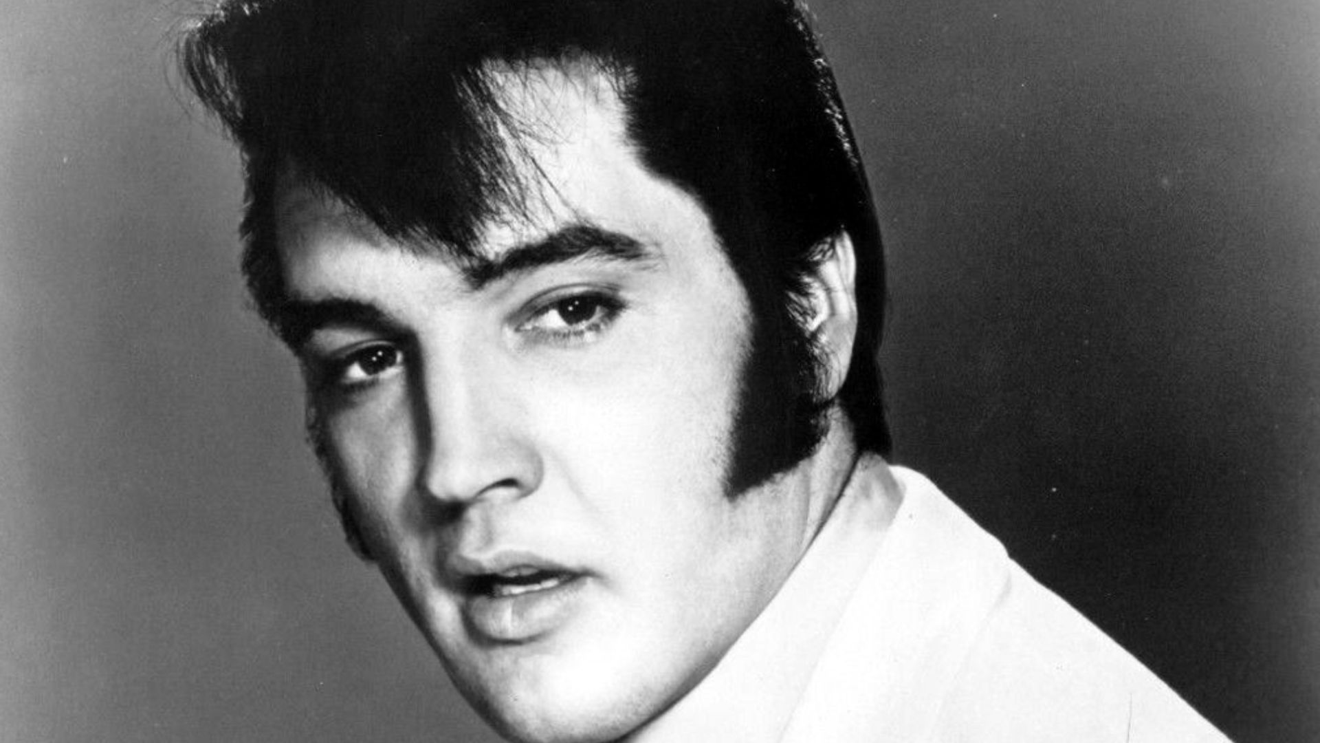 Elvis Presley publicity photo for The Trouble with Girls, 1968