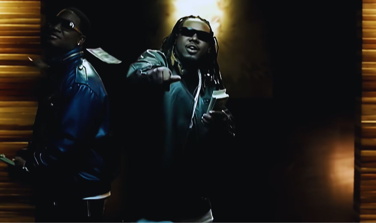 Screenshot from T-Pain - Buy U A Drank (Shawty Snappin') ft. Yung Joc (2007)