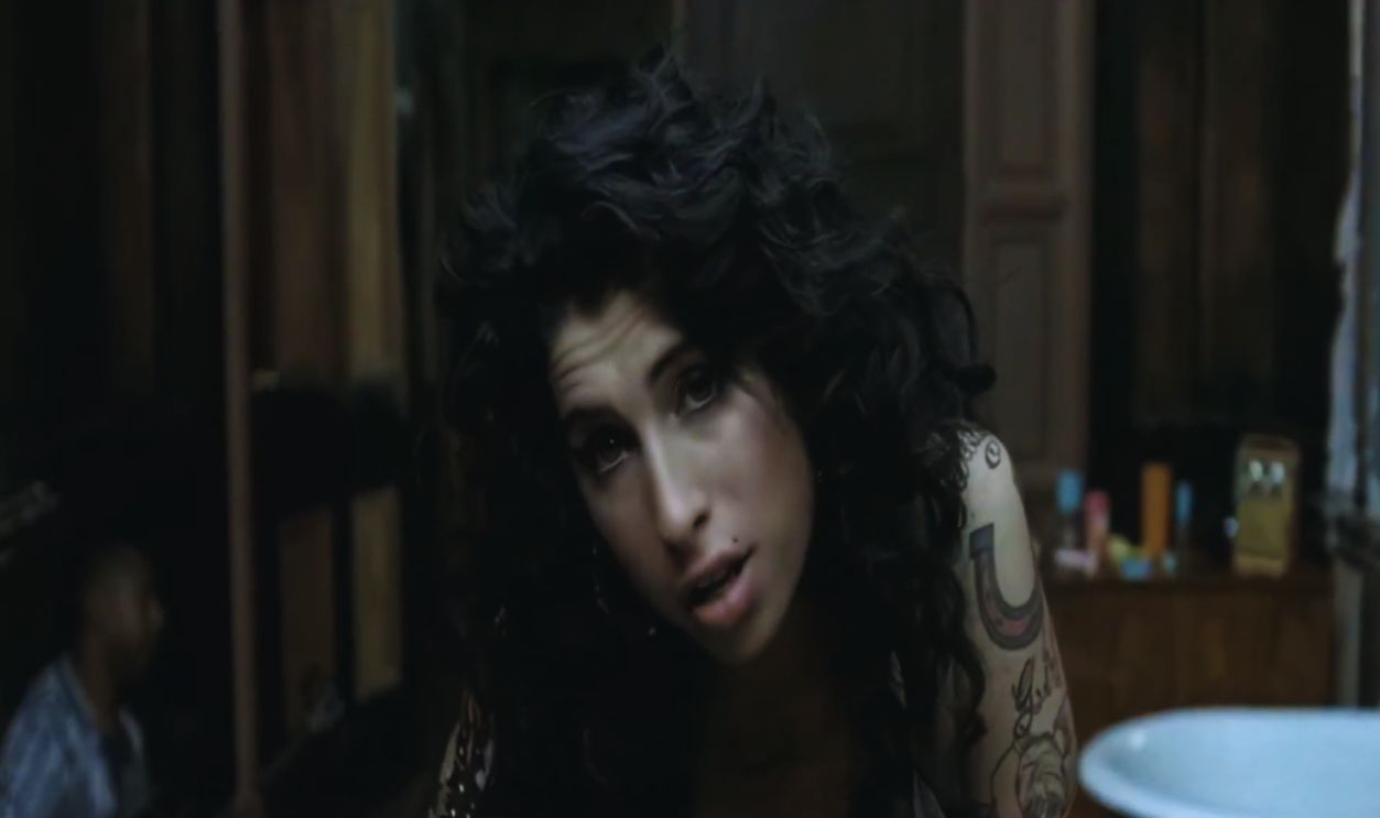 Screenshot from Amy Winehouse - Rehab (2006)