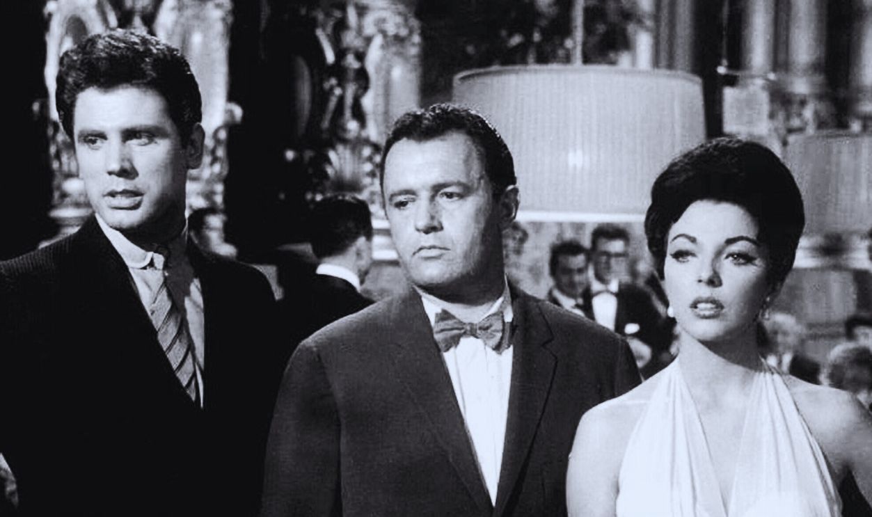 Screenshot from Seven Thieves (1960)
