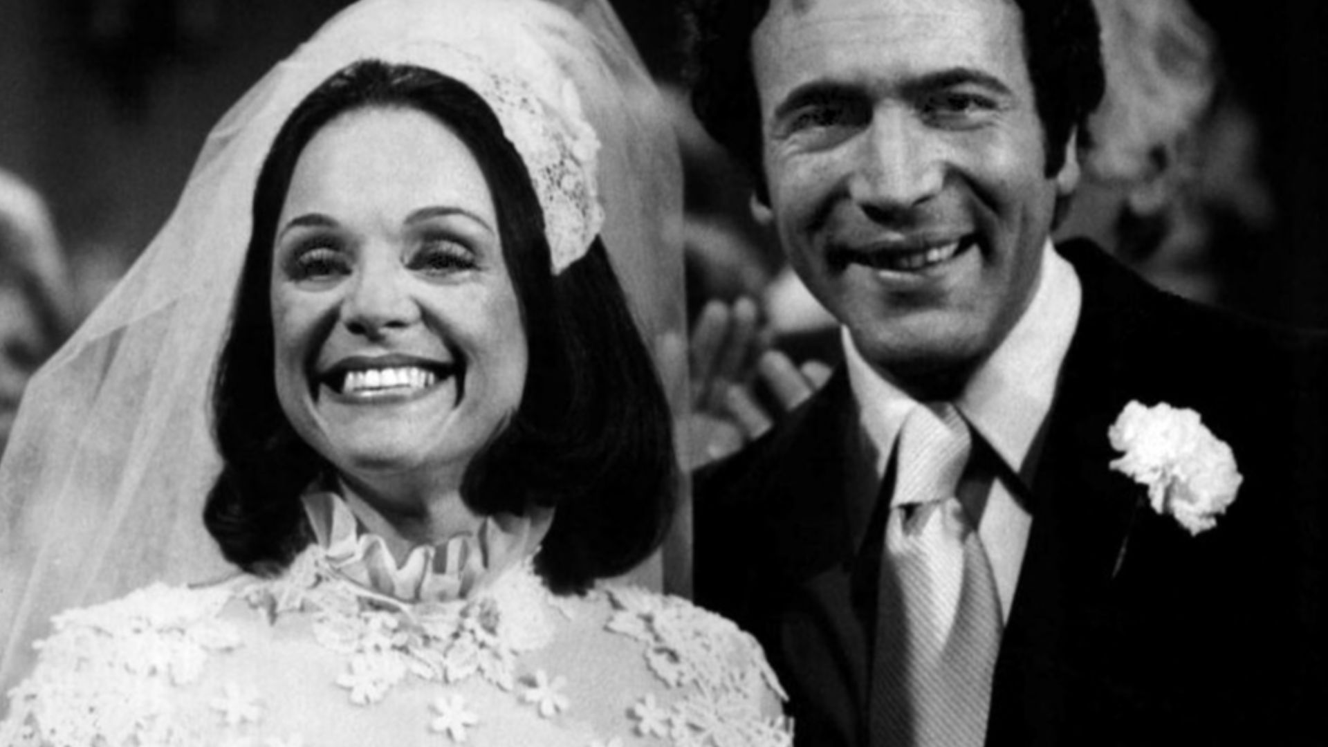 Photo of Valerie Harper as Rhoda Morgenstern and David Groh as Joe Girard from the television program Rhoda.  This is a wedding photo of Rhoda and Joe.