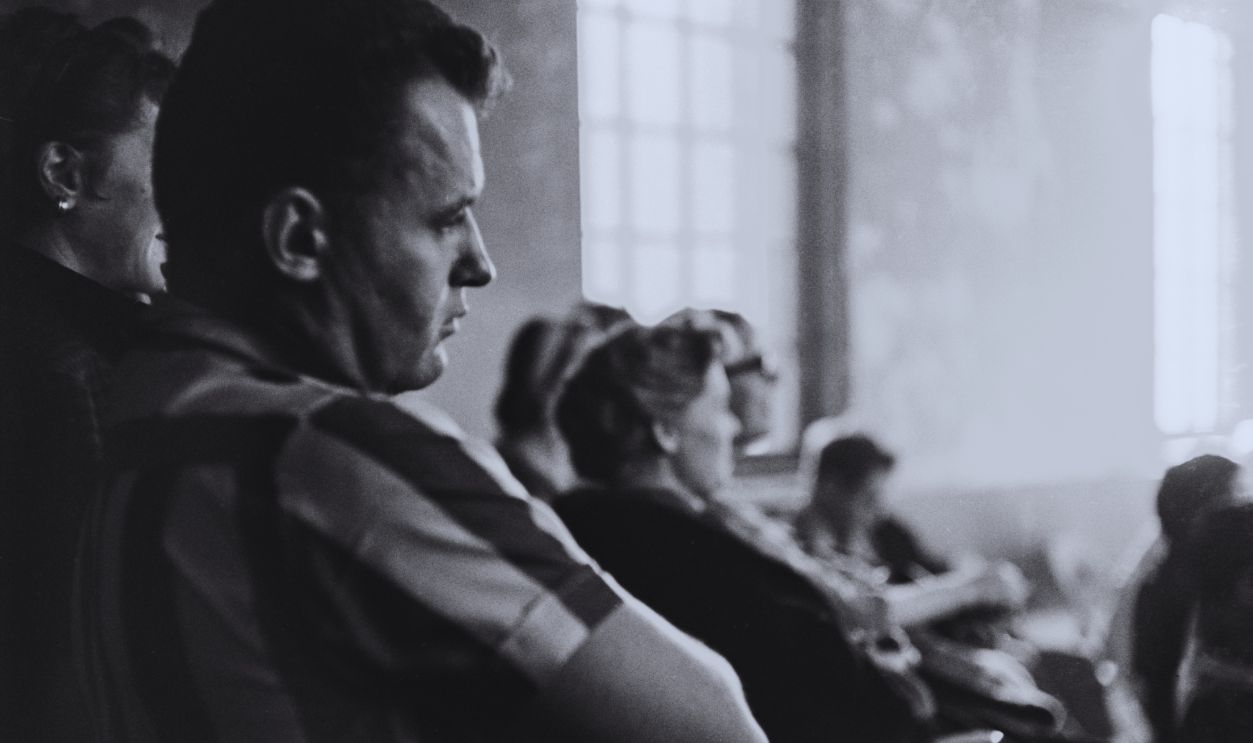 Gettyimages - 1319689336, Inside The Actors Studio American actor Rod Steiger (1925-2002), wearing a striped short-sleeved shirt, sitting in an audience, listening to an unseen speaker at the Actors Studio in the Manhattan borough of New York City, New York, circa 1955. 