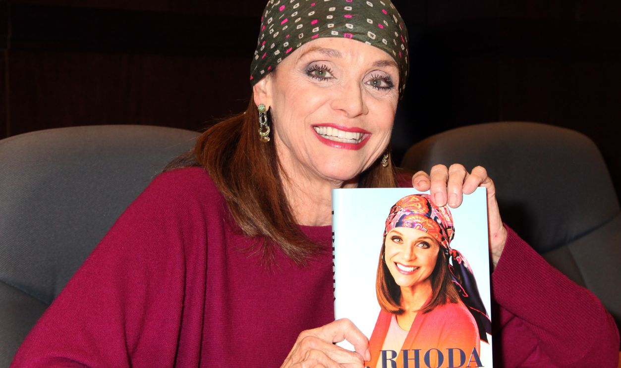 Valerie Harper Signs Copies Of Her New Book "I, Rhoda" LOS ANGELES, CA - FEBRUARY 13: Actress Valerie Harper signs copies of her new book "I, Rhoda" at Barnes & Noble bookstore at The Grove on February 13, 2013 in Los Angeles, California.