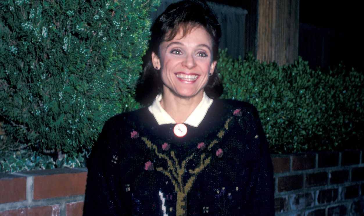Cointreau Liqueur Cupid Cocktails Luanch Party and Celebrity Valentine's Day Party to Benefit Love Is Feeding Everyone (LIFE) WEST HOLLYWOOD, CA - FEBRUARY 11: Actress Valerie Harper attends the Cointreau Liqueur Cupid Cocktails Luanch Party and Celebrity Valentine's Day Party to Benefit Love Is Feeding Everyone (LIFE) on February 11, 1986 at Kathy Gallagher's Bar & Restaurant in West Hollywood, California. 