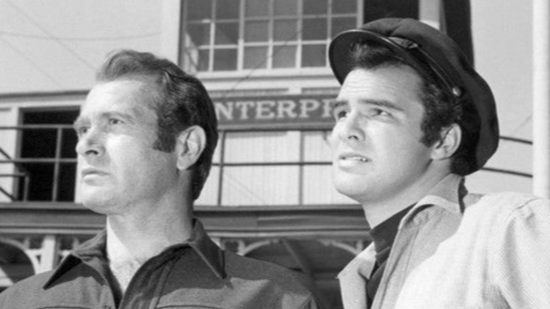 Promotional photo of Darren McGavin and Burt Reynolds in Riverboat for the series premiere, 1959