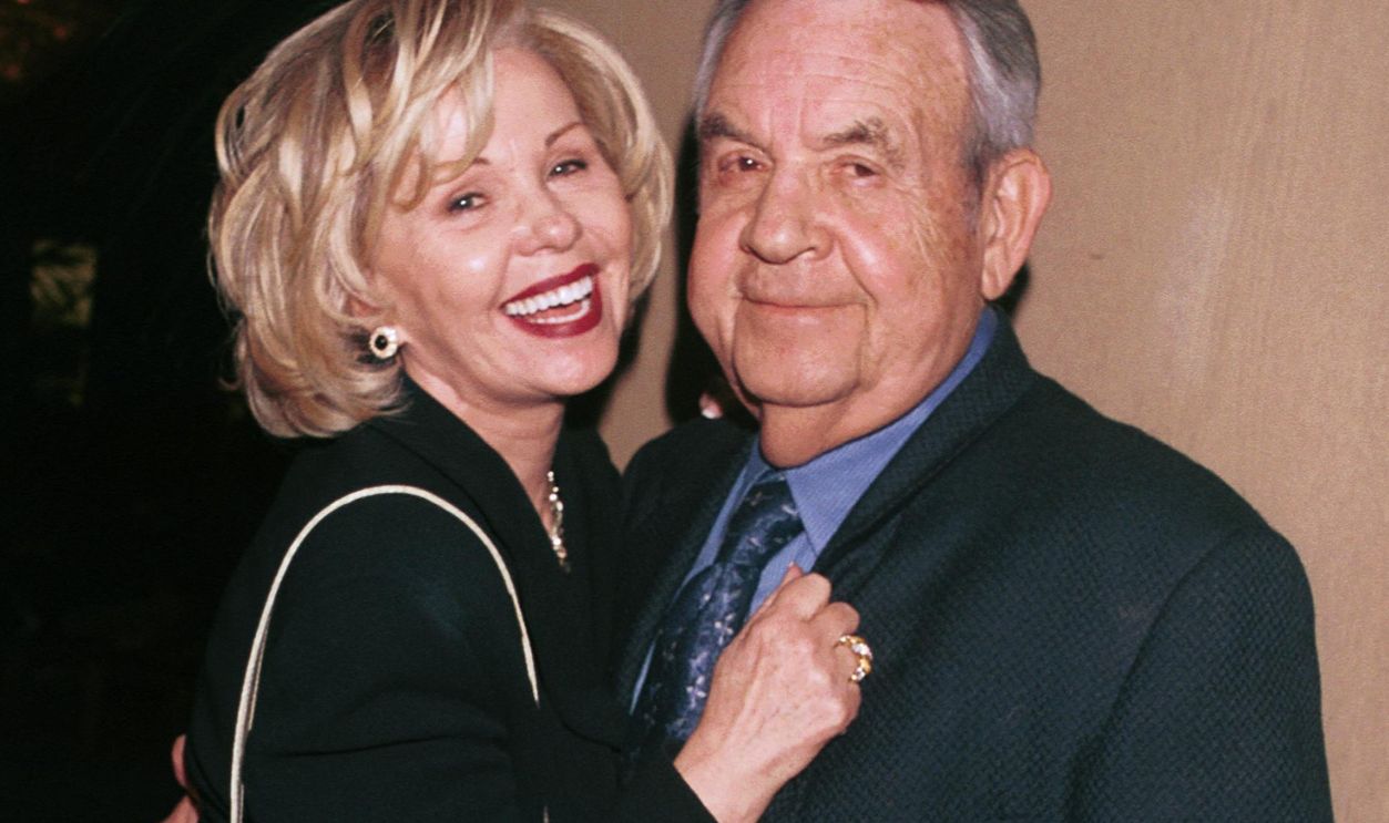 Polly Bergen Performs At Coconut Club 384384 08: Actor Tom Bosley and his wife, Patricia attend Merv Griffin's Coconut Club for a special performance by Polly Bergen, prior to her opening on Broadway in "Follies," January 13, 2001 in Beverly Hills, CA.