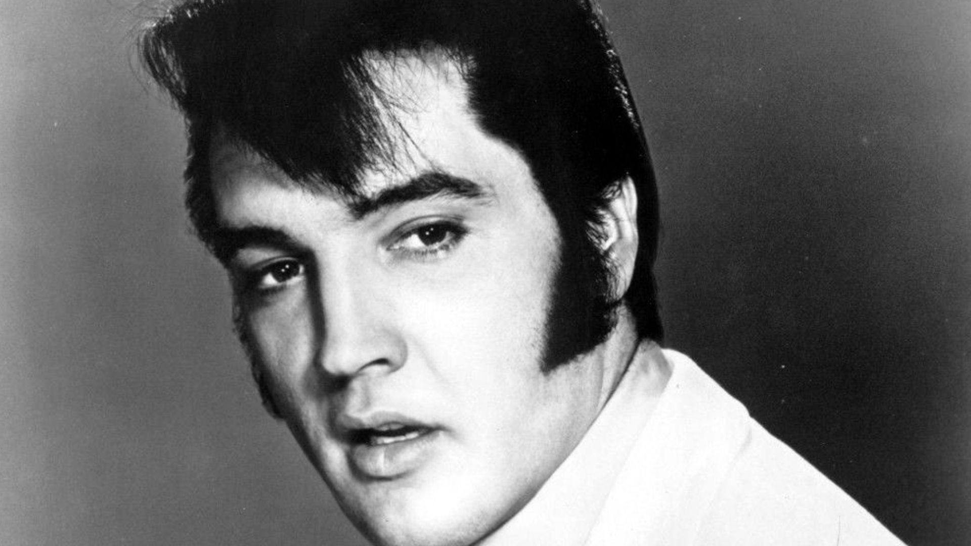 Elvis Presley publicity photo for The Trouble with Girls, 1968