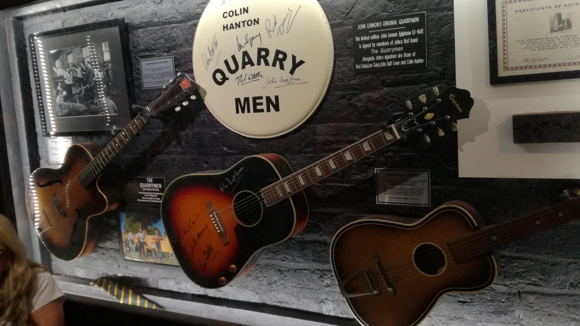 The Cavern . Liverpool. - Vitrina The Quarrymen