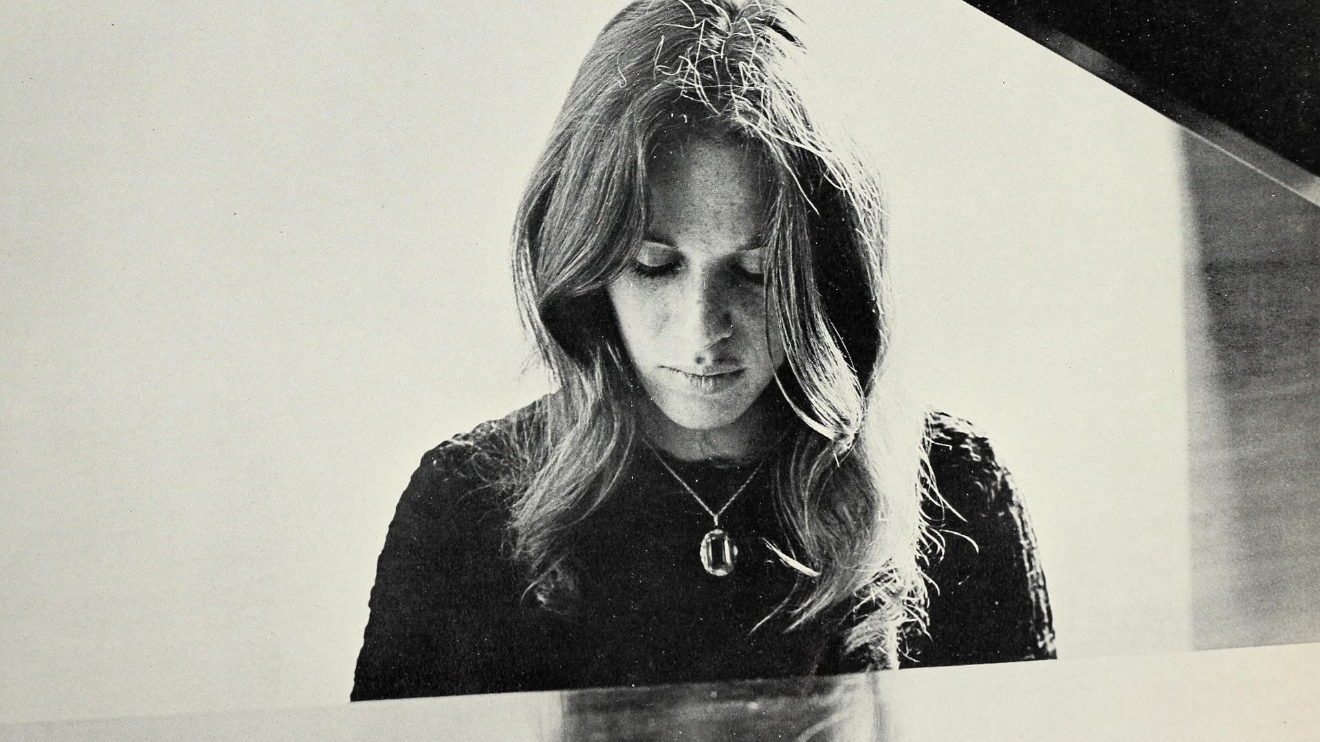 Carole King featured on the cover of Cash Box magazine, 15 May 1971.