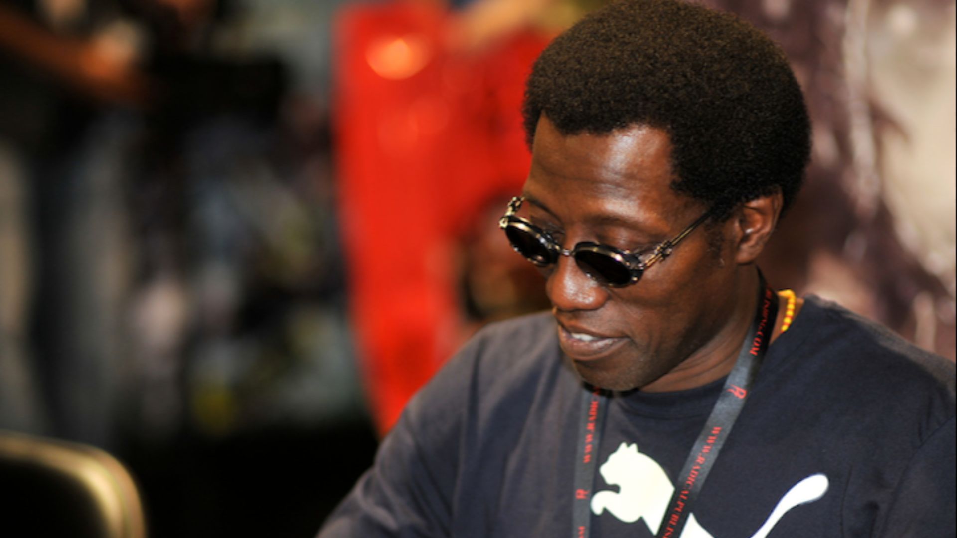 Wesley Snipes signing autographs at ComicCon 2010