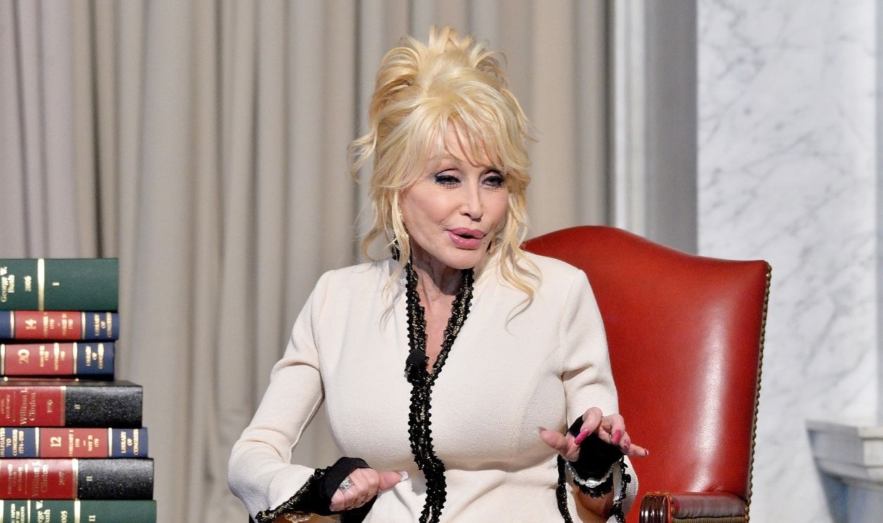 Singer Dolly Parton and her Imagination Library dontae the 100 millionth book to The Library of Congress on February 27, 2018 in Washington, DC.