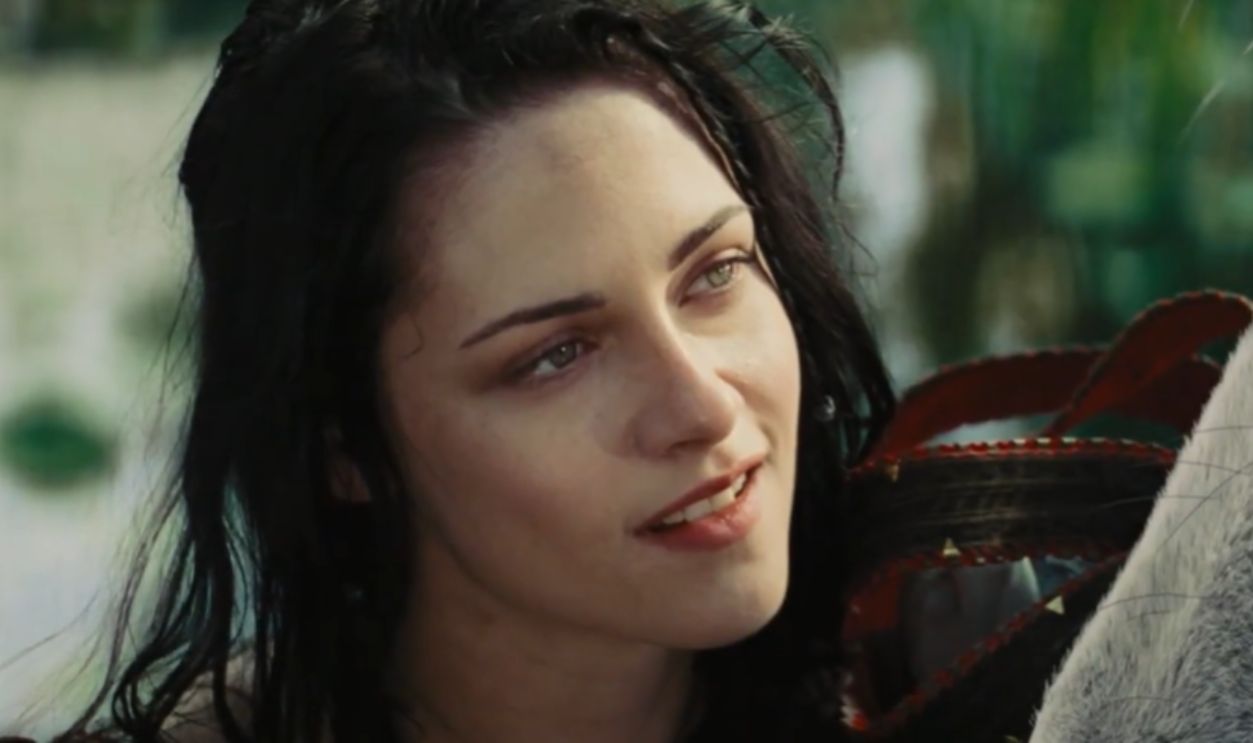 Screenshot from Snow White and the Huntsman (2012)
