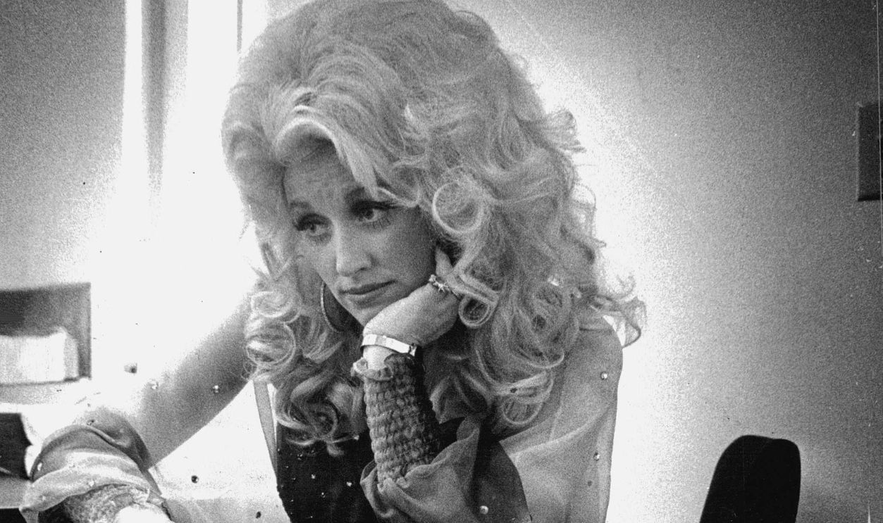 Country music singer songwriter Dolly Parton Tuesday, August 26, 1975, before a concert at the Minnesota State Fair grandstand in Falcon Heights, Minn. 