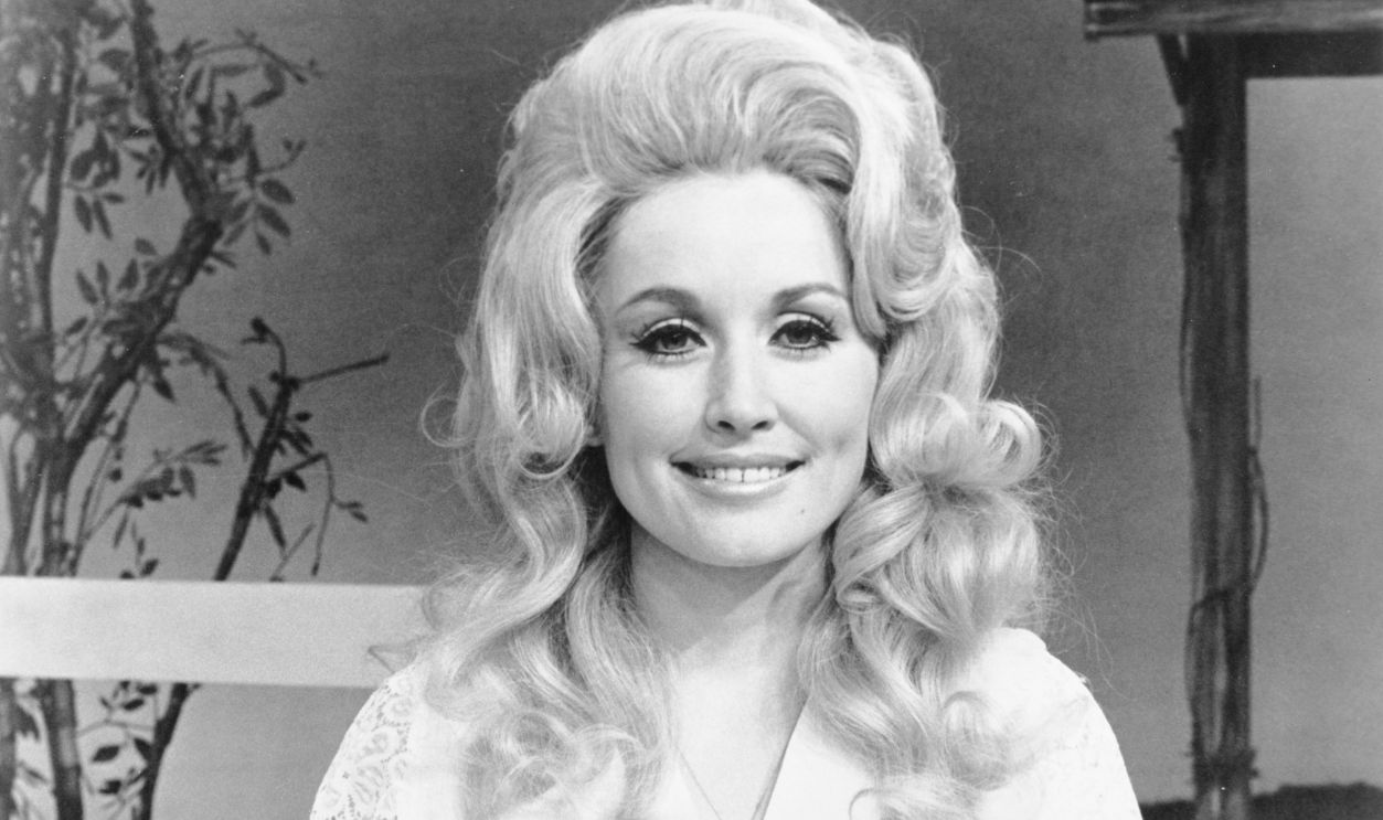 Country singer Dolly Parton poses for a portrait in circa 1972. 
