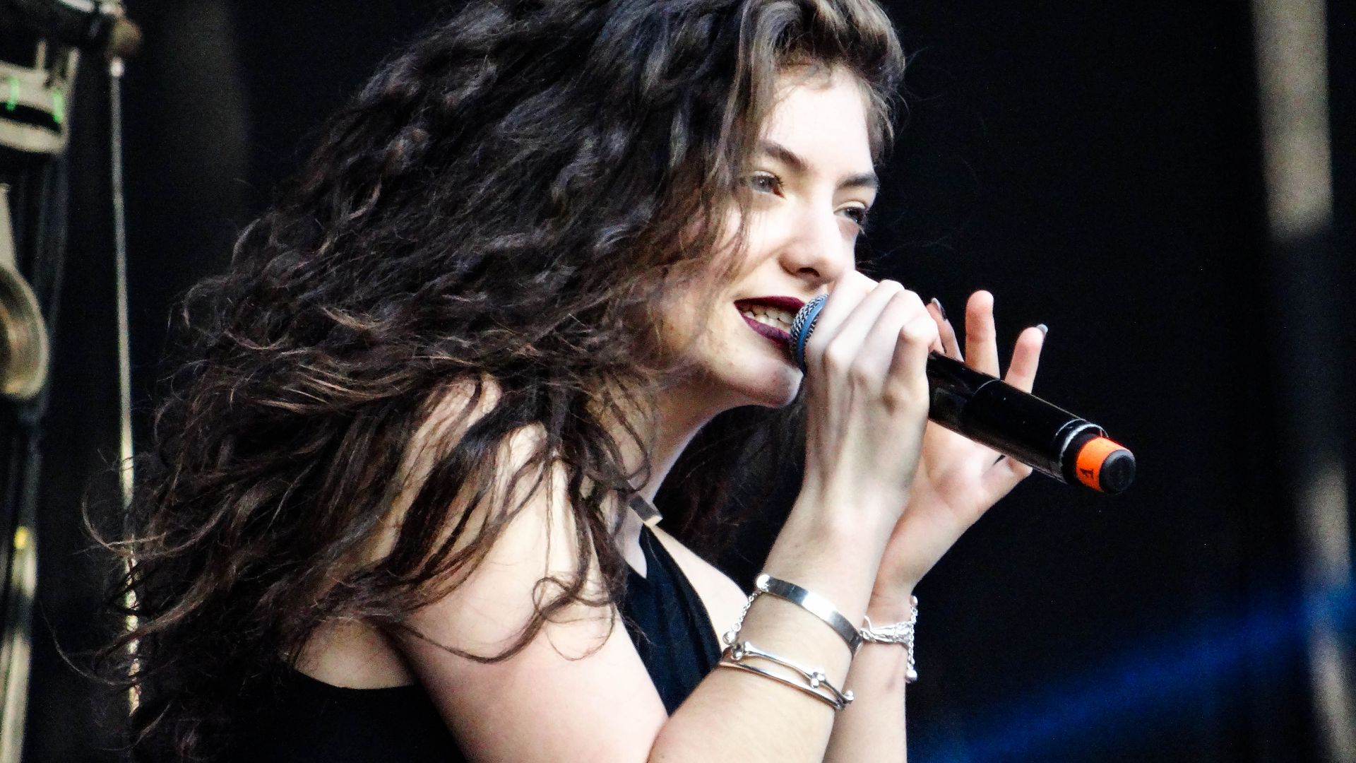 Lorde performing at Lollapalooza Chile in March 2014