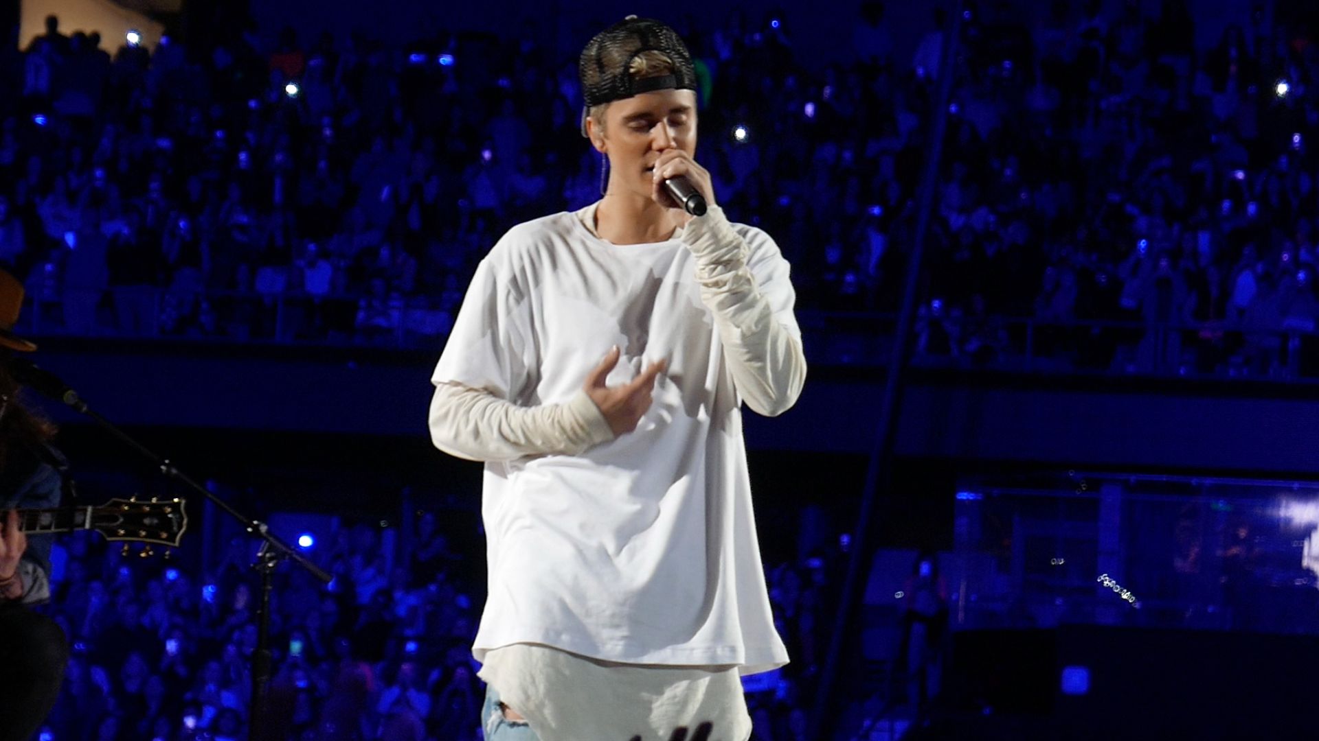 “An Evening with Justin Bieber” 
Allstate Arena, Rosemont, IL
11/18/15
Lou Stejskal

Twitter │ Facebook │ Instagram