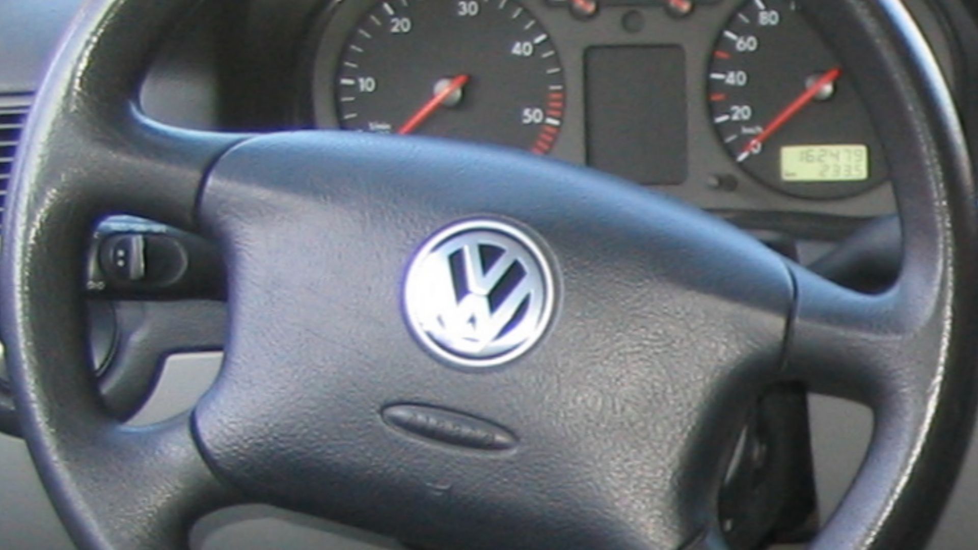 Dashboard of a 1999 VW Golf TDI 66 kW (90 HP) with cruise control