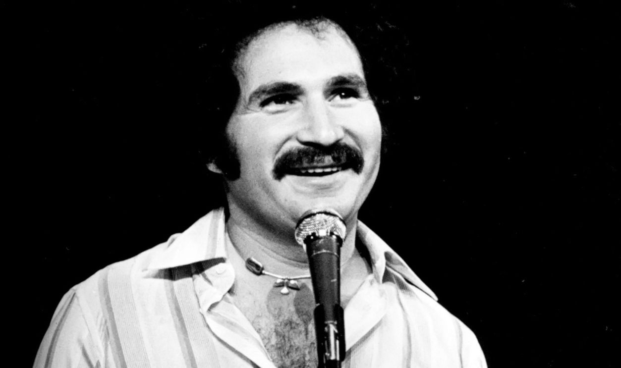 Gabe Kaplan NEW YORK - CIRCA 1981: Gabe Kaplan circa 1981 in New York City.