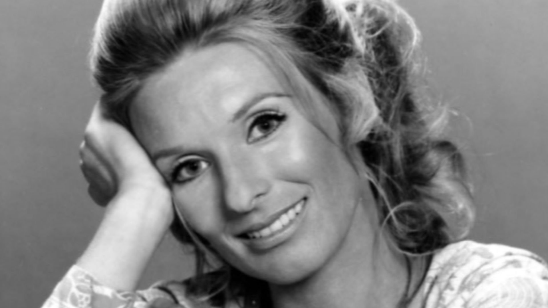 Photo of Cloris Leachman.