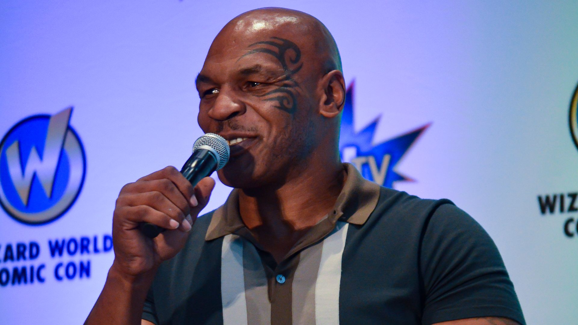 Mike Tyson at the Wizard World Comic Con in 2015