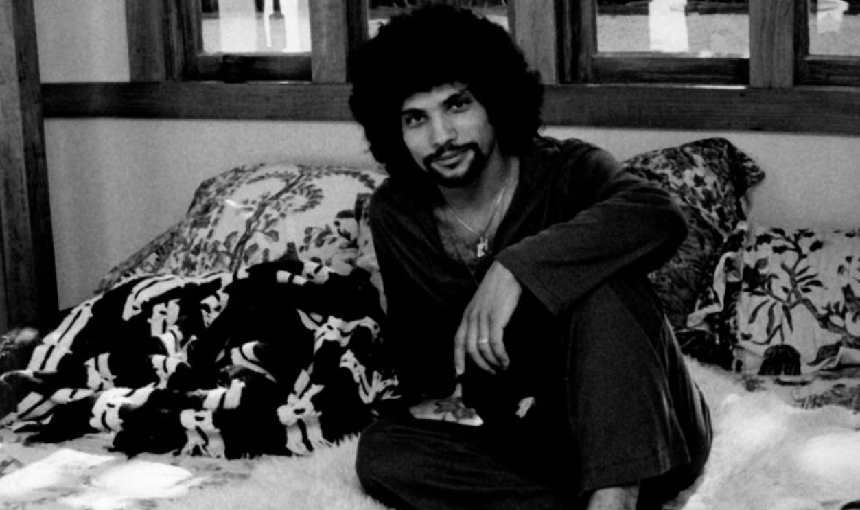 BEVERLY HILLS, CA - APRIL 11: Actor Robert Hegyes attends an exclusive photo session on April 11, 1977 at his home in Beverly Hills, California.