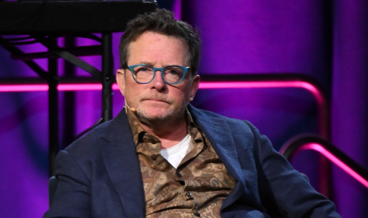 A Funny Thing Happened On The Way To Cure Parkinson's NEW YORK, NEW YORK - NOVEMBER 16: Michael J. Fox speaks onstage at A Funny Thing Happened On The Way To Cure Parkinson's at Casa Cipriani on November 16, 2024 in New York City.