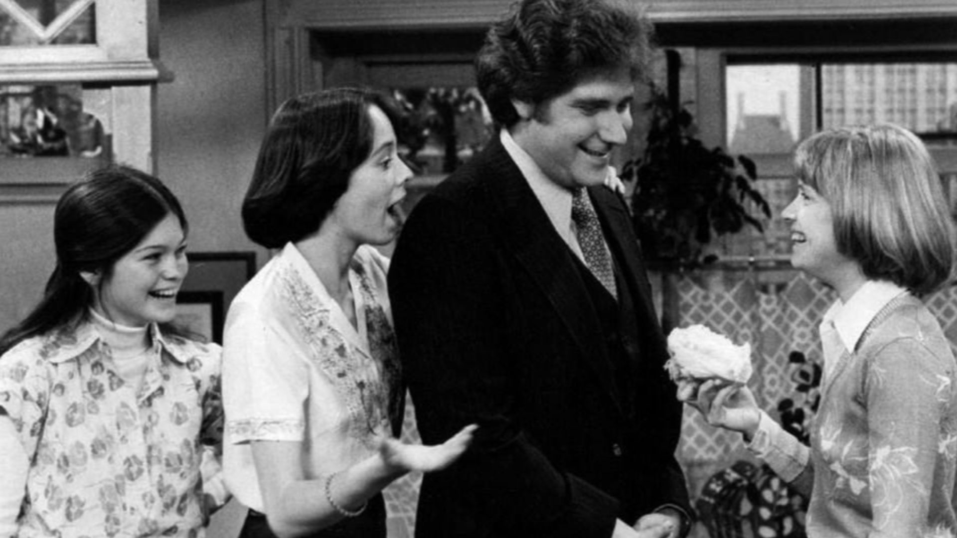 Photo of the main cast of the television program One Day at a Time. From left-Valerie Bertinelli (Barbara), MacKenzie Phillips (Julie), Richard Masur (David Kane), Bonnie Franklin (Ann Romano).  Masur played Romano's boy friend in the show's first season.