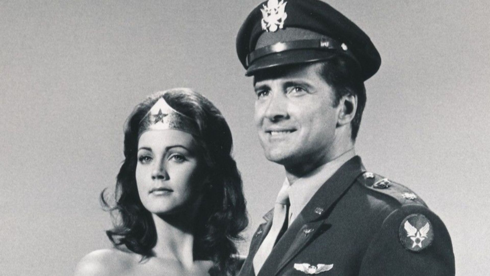 Lynda Carter and Lyle Waggoner star in