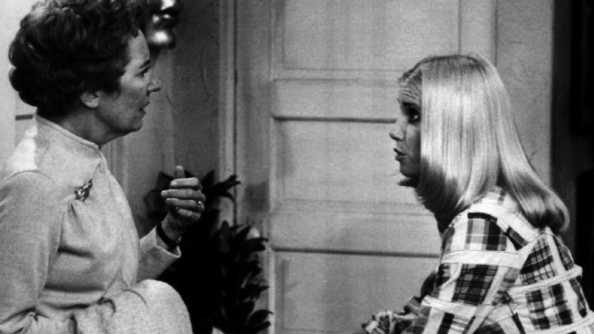 Photo of Priscilla Morrill as Mrs. Snow, Chrissy's mother, and Suzanne Somers as Chrissy from the television program Three's Company.  When Chrissy's mother visits from out of town and decides to spend the night with Janet and Chrissy, she's not aware tha