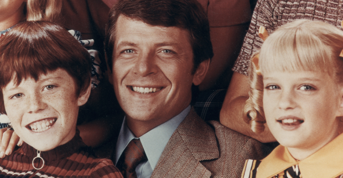 Robert Reed And The Brady Bunch Cast