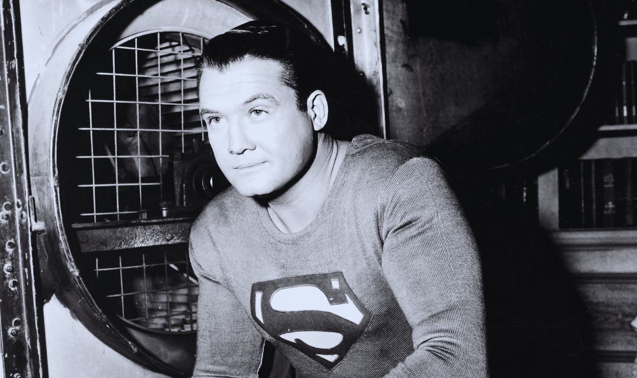 Gettyimages - 141262743, Adventures of Superman George Reeves (1914-1959), US actor, in costume in a publicity portrait issued for the US television series, 'Adventures of Superman', USA, circa 1955. The comic book adaptation, featuring the DC Comics character, starred Reeves as 'Superman. 