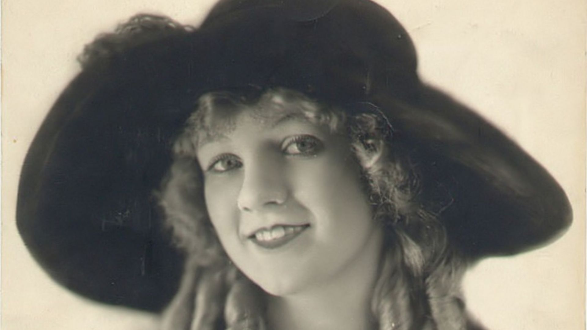 Mary Miles Minter. Portrait by Cinematographer James Wong Howe, 1923.
