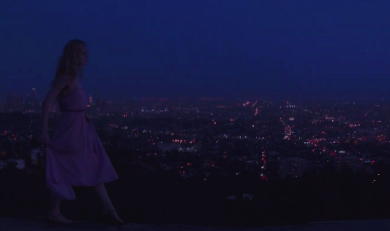 Screenshot from The Neon Demon (2016) 