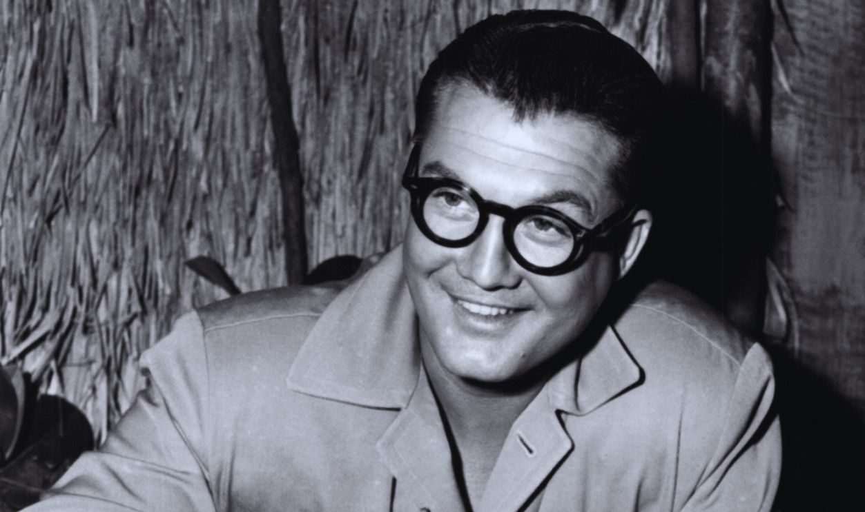Gettyimages - 696370065, Adventures of Superman Actors George Reeves as Superman/Clark Kent and Noel Neill as Lois Lane finding a treasure chest in the American television series 'Adventures of Superman', circa 1955. 