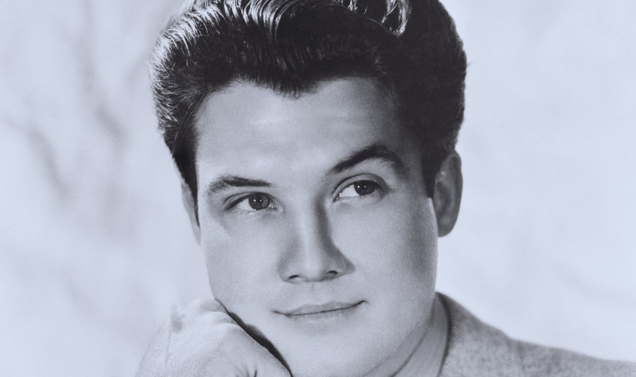 Gettyimages - 517292360, Actor George Reeves Posing with One Hand to His Cheek
