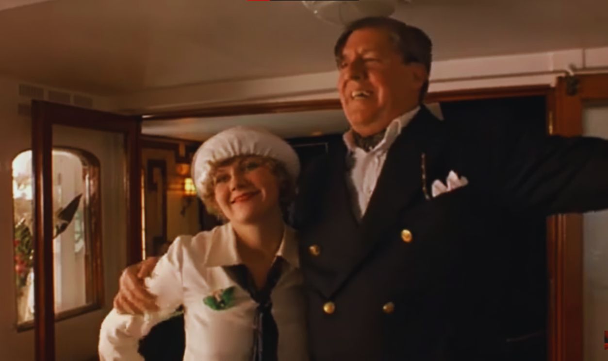Screenshot from The Cat's Meow (2001) 