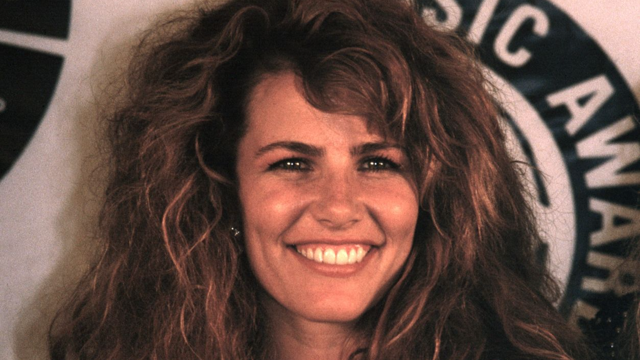 LOS ANGELES, CALIFORNIA - SEPTEMBER 13 : Actress Tawny Kitaen backstage at the Mtv Awards Show, September 13, 1987 in Los Angeles, California.