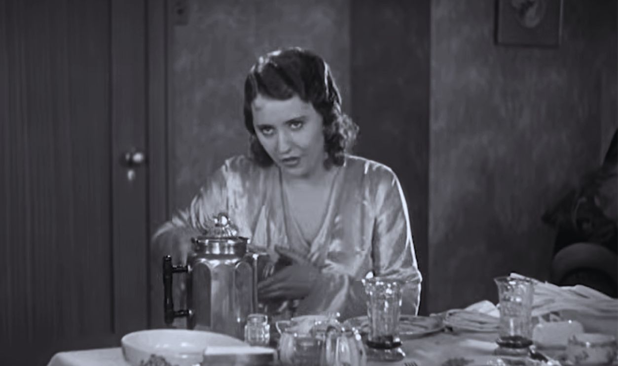 Screenshot from Ladies of Leisure (1930)