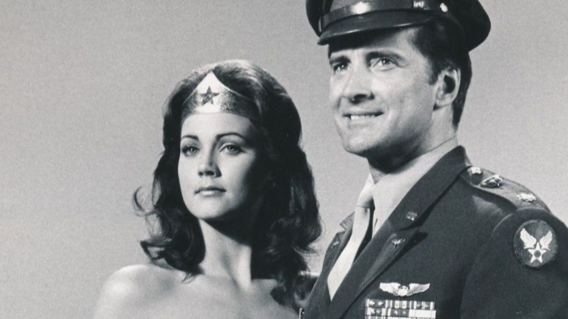 Lynda Carter and Lyle Waggoner star in