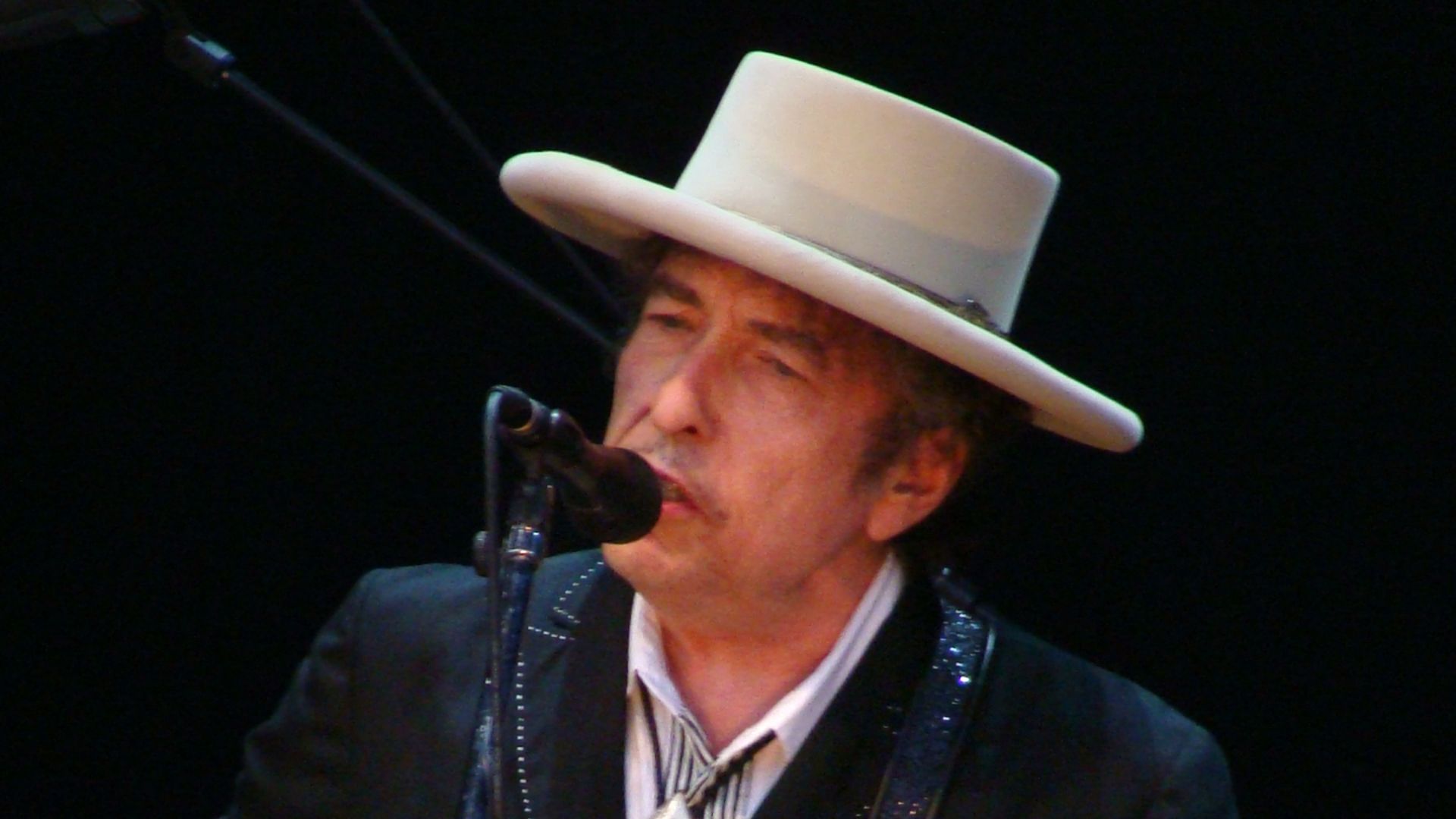 Bob Dylan, onstage in Vitoria-Gasteiz, at the Azkena Rock Festival.