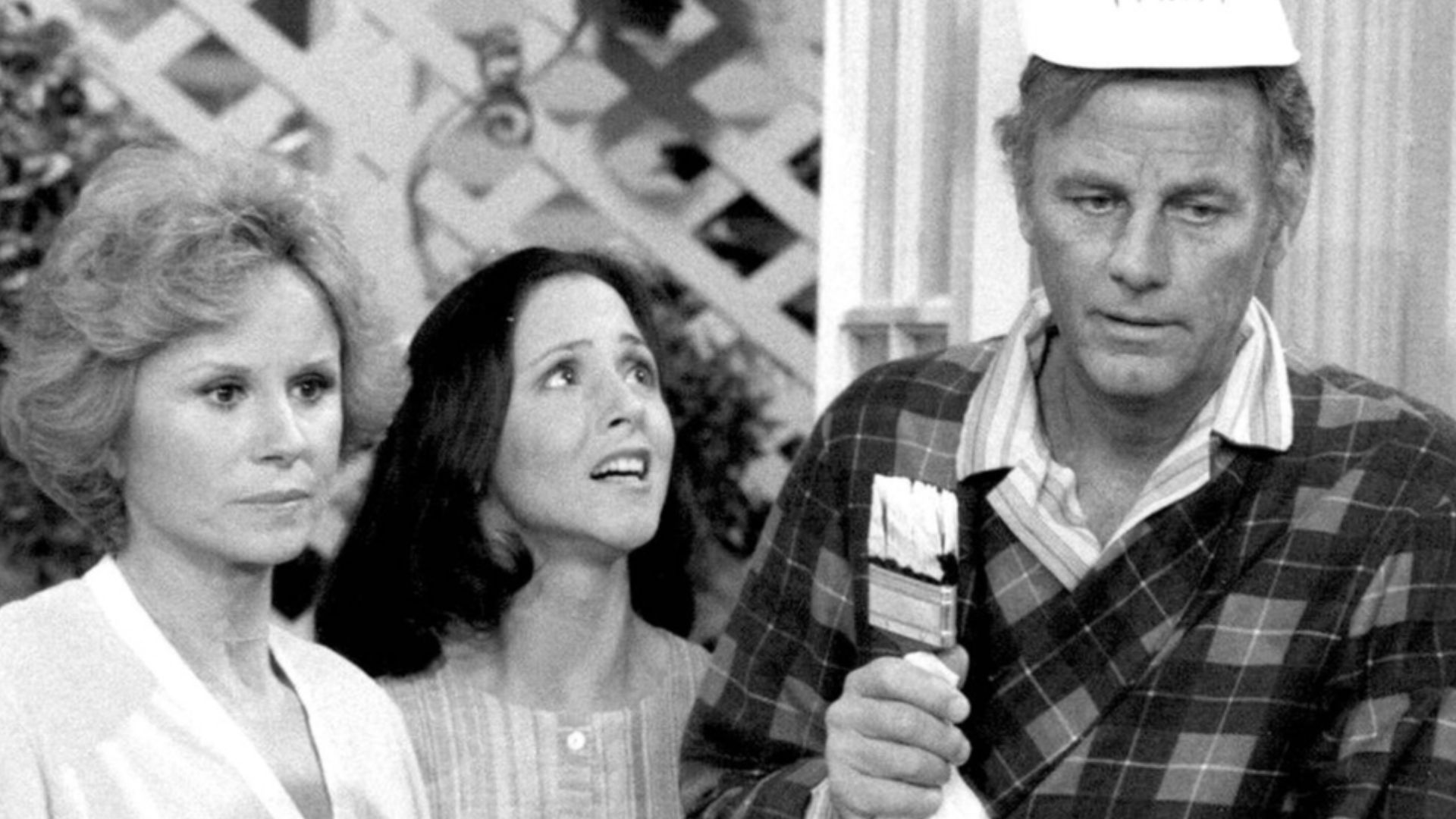 Barbara Stuart, Ayn Ruymen, and McLean Stevenson in a publicity still for The McLean Stevenson Show (1977)