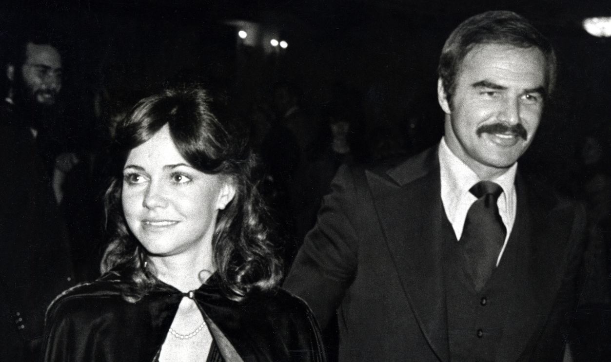 Getty Images - 105588707 - Sally Field and Burt Reynolds during